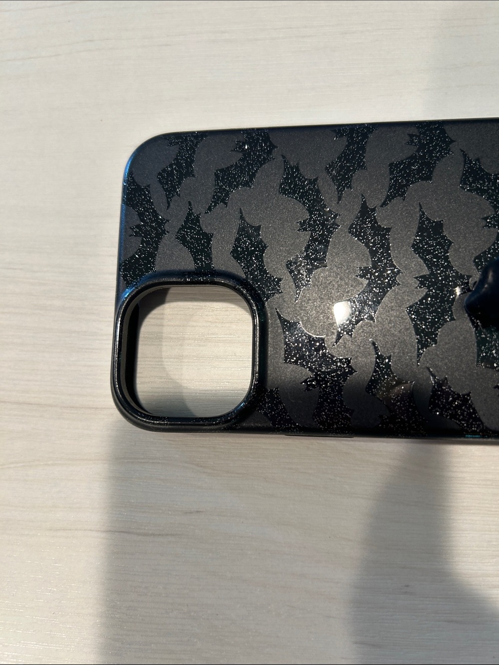 Loopy Case Black Glitter Bat Pattern Phone Case with Loop Grip - Picture 4 of 7